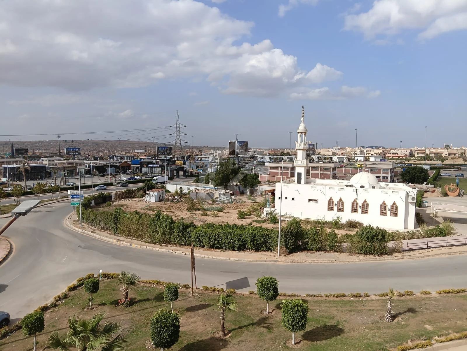 فيلا 900 متر مباني على طريق وصلة دهشور مباشر بالشيخ زايد سوبر لوكس ومسجلة شهر عقاري